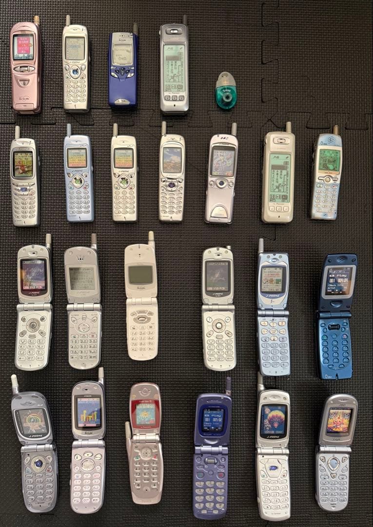 携帯電話　モックアップ23個と小型カメラTOREVAのモック