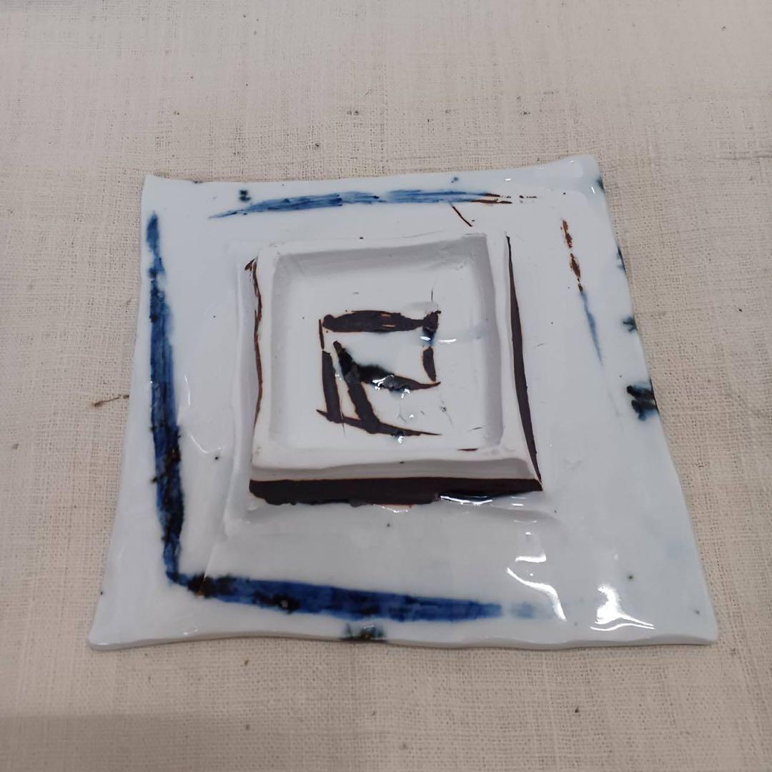 加藤委さん　青いストライプ　染付角皿