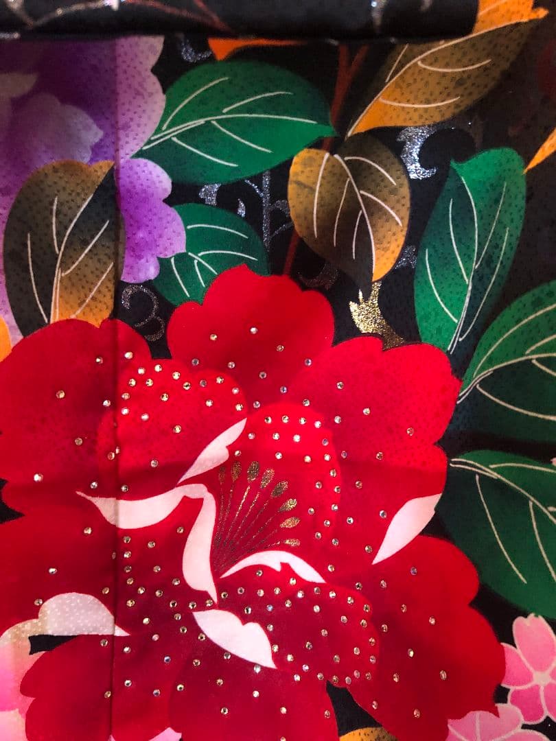 花嫁引き振袖 黒 花柄 ビーズ装飾