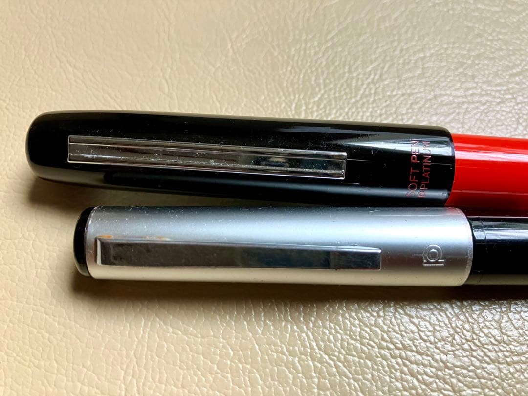 【旧型廃番】プラチナソフトペン 採点ペン S-600黒軸＋現行品 替芯4本付