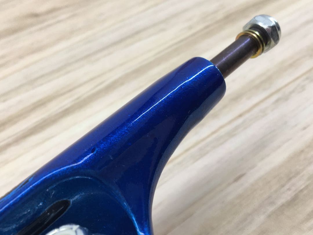 THUNDER TRUCK TITANIUM LIGHTS スケボー パーツ