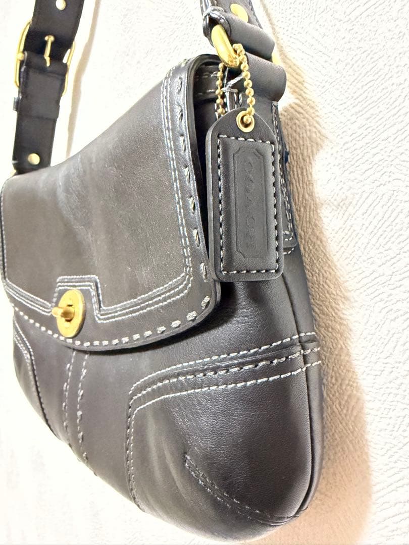 COACH 希少美品　黒レザーバンドバッグ フラップ式