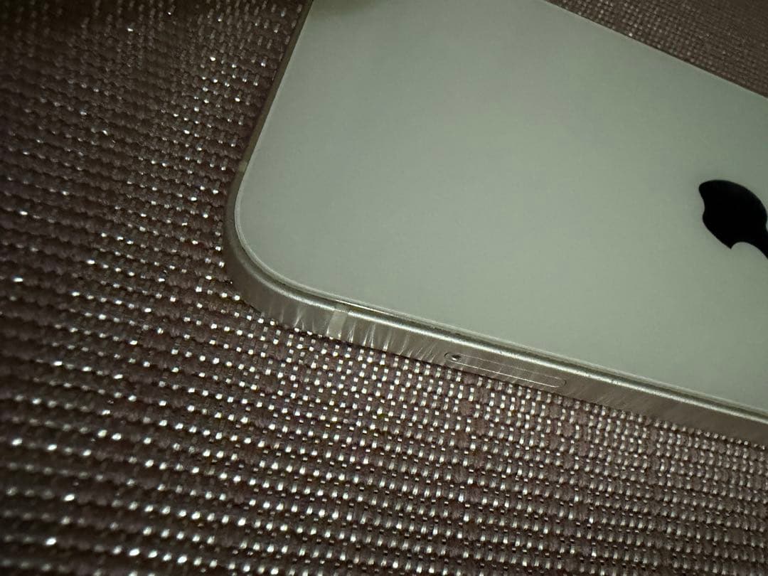 Apple iPhone 13 スターライト本体　バッテリー76%