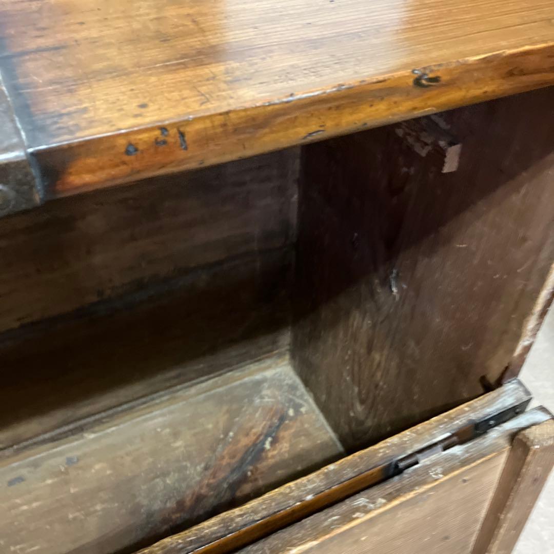 アンティークな李朝家具バンダジ（横幅８１㌢、奥行４３㌢、高さ７５㌢　錠前付き）