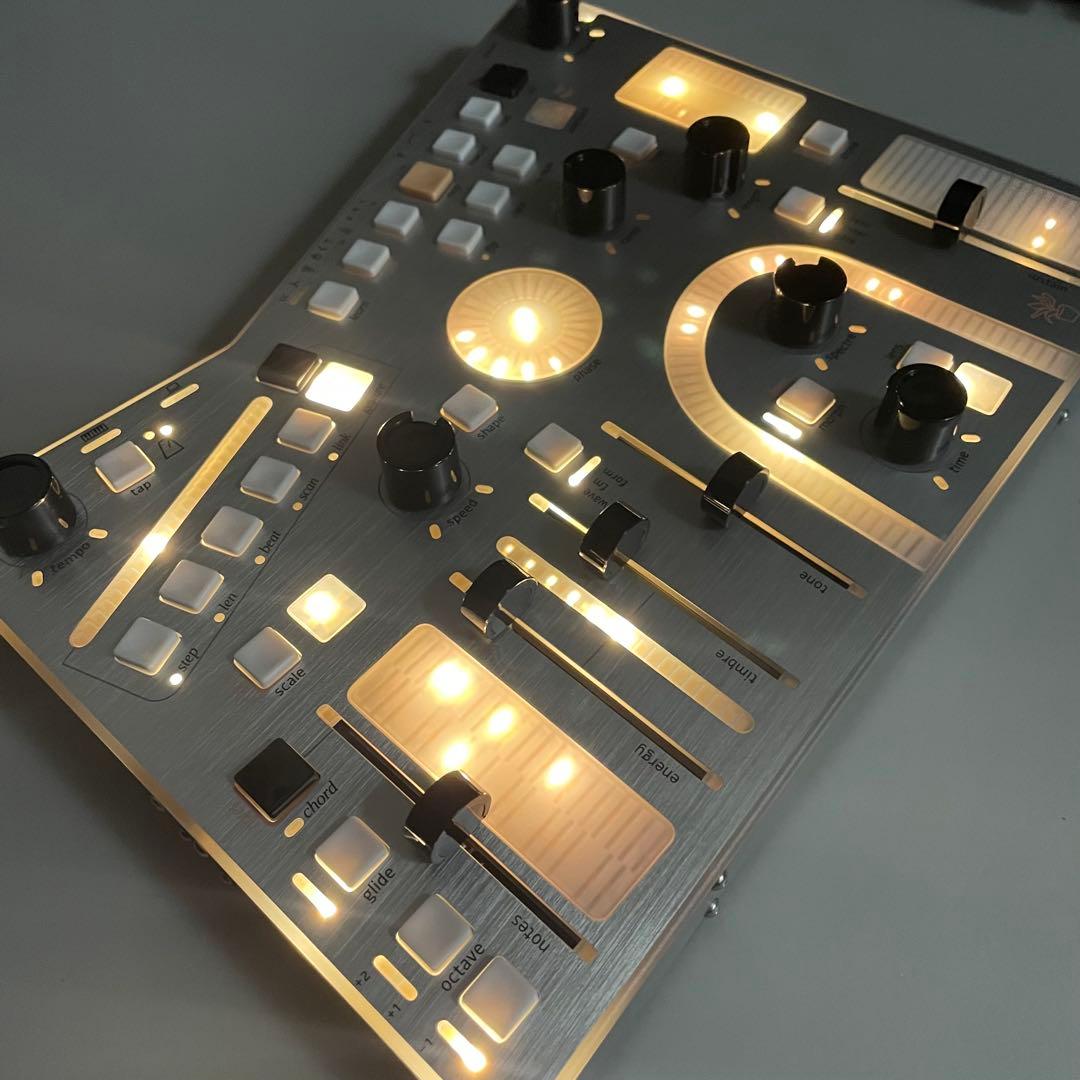 Whimsical Raps Atrium アナログシンセサイザー