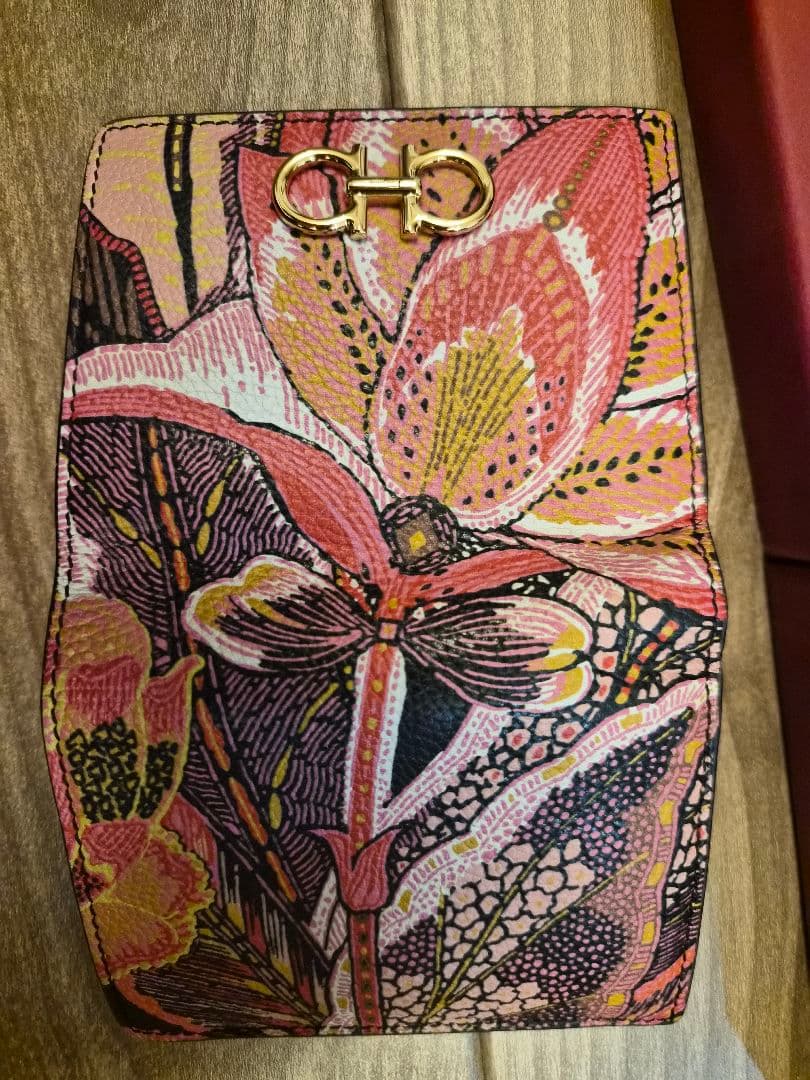 Salvatore Ferragamo 花柄 二つ折り財布