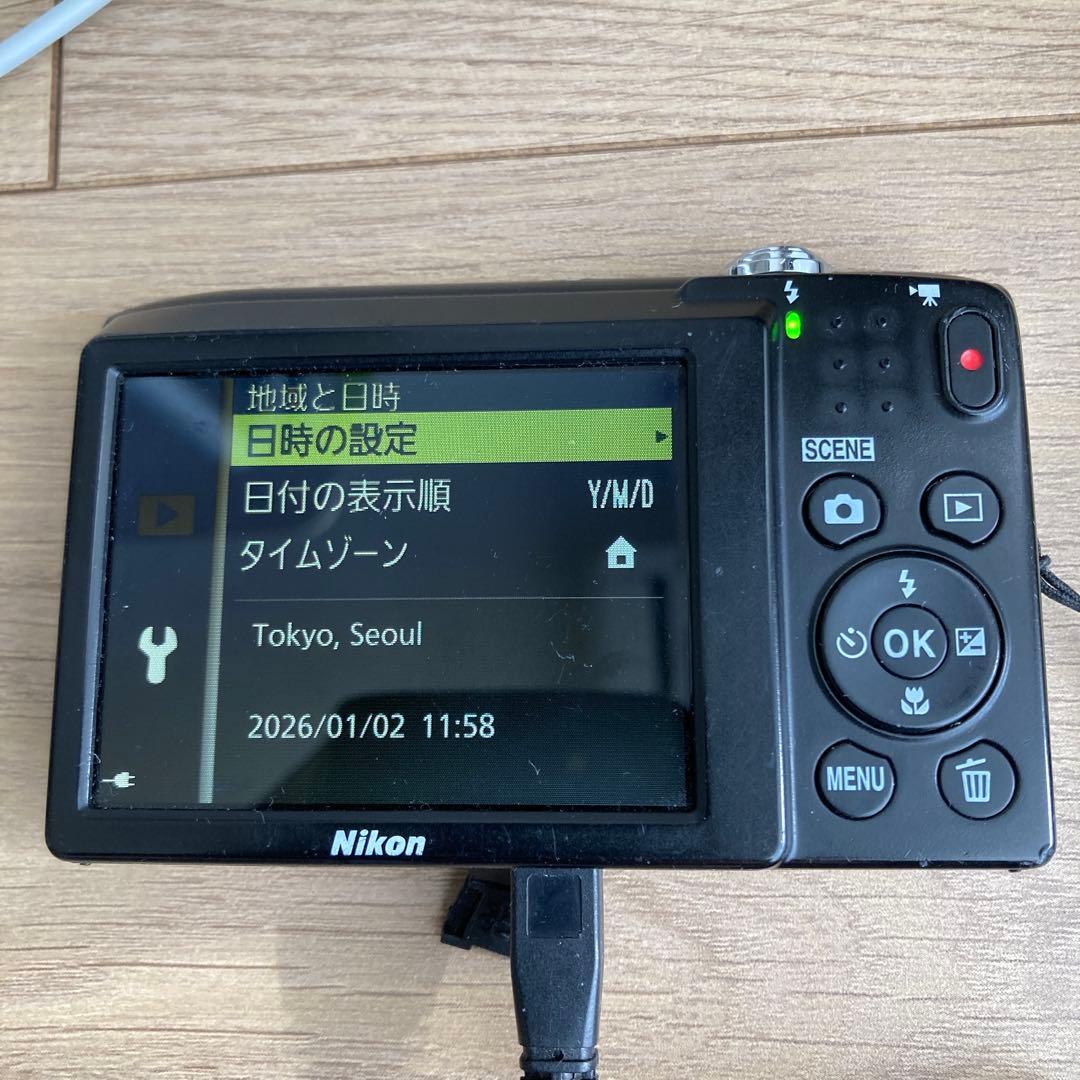 Nikon COOLPIX A100 シルバー ニコン デジカメ