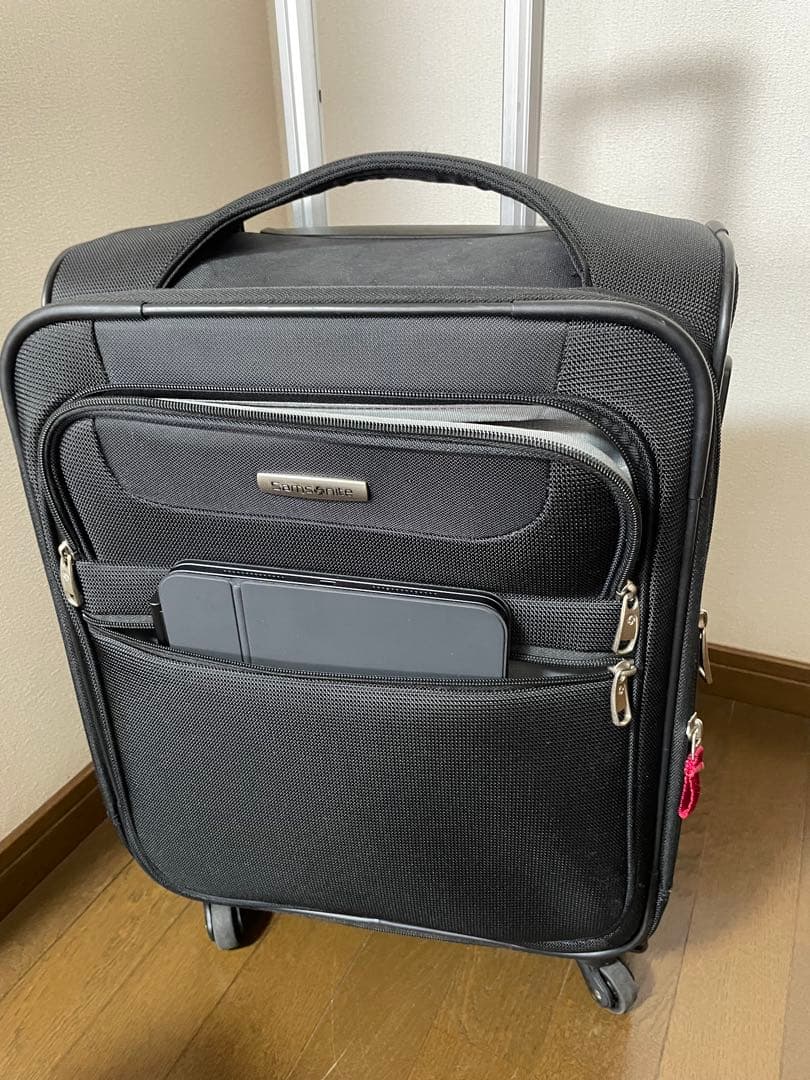 Samsonite ブラック キャリーケース　サムソナイト