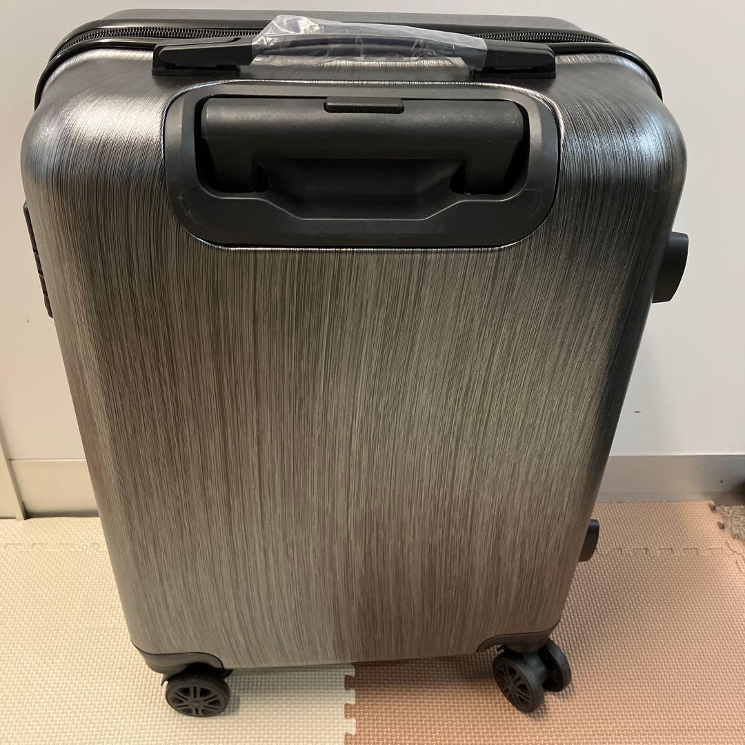 Porsche シルバー キャリーケース