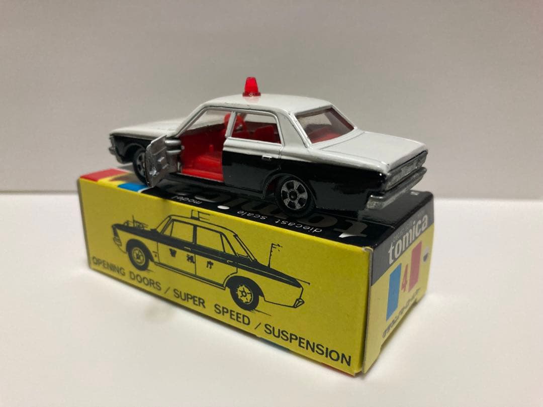トミカ　日本製　クラウン　パトロールカー　1Aホイール　赤色灯Bタイプ　シール付
