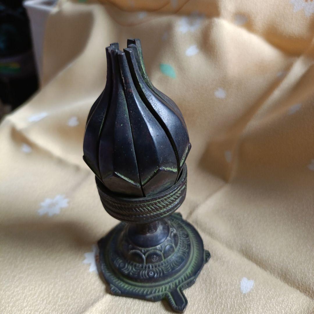 レトロ　蓮の花形開閉式真鍮製キャンドルホルダー　仏具