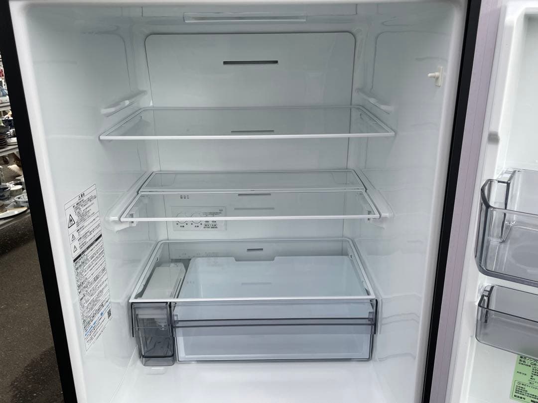 使用1年未満　東芝3ドア冷蔵庫　GR-V33SC　326L　2024年製
