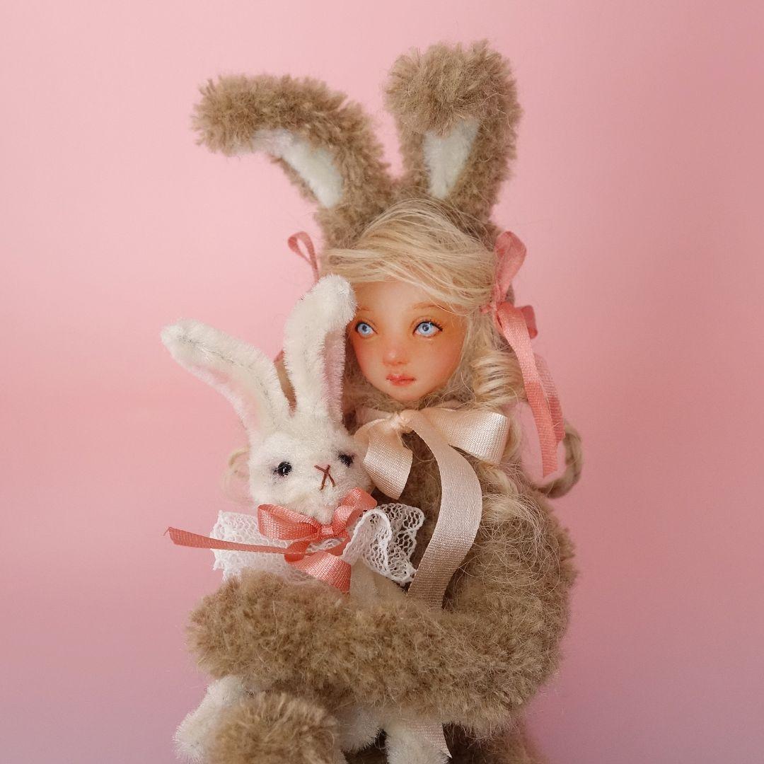 うさぎ着ぐるみドール　モールアート　アートドール 創作人形 サーニット樹脂粘土