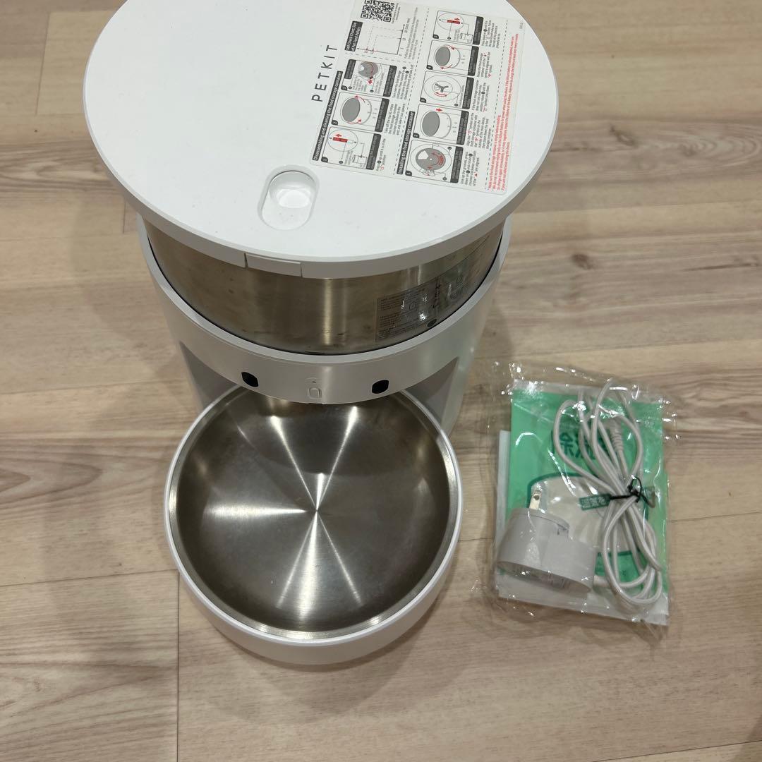 【食べた量まで管理】PETKIT 自動給餌器 猫 除湿剤付き　猫ちゃん