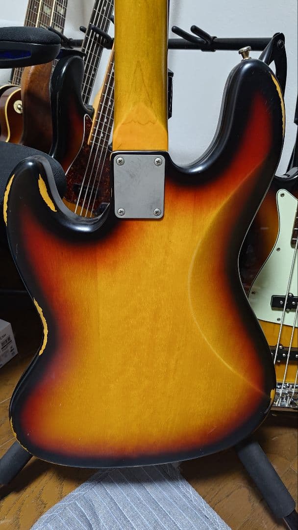 ベース Vintage V74 ICON Fretless