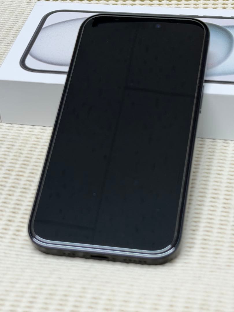 純正バッテリー残量100％　iPhone15 128GB ブラック