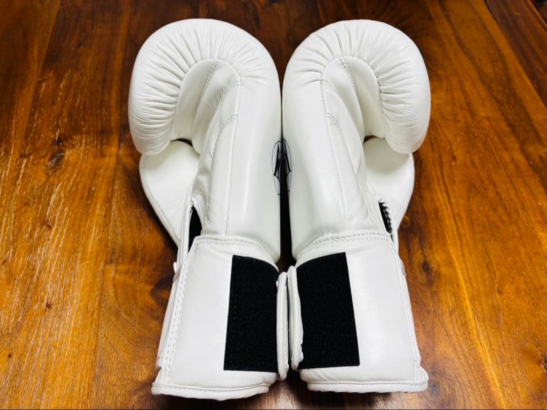 WINDY ボクシンググローブ 16oz / レガースLサイズ ホワイト セット
