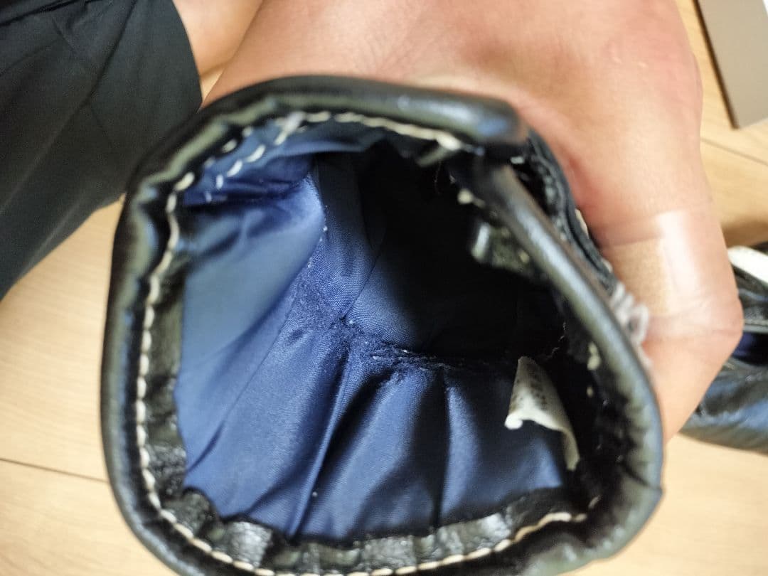 Winning ボクシンググローブ 8 oz 黒　マジックテープ