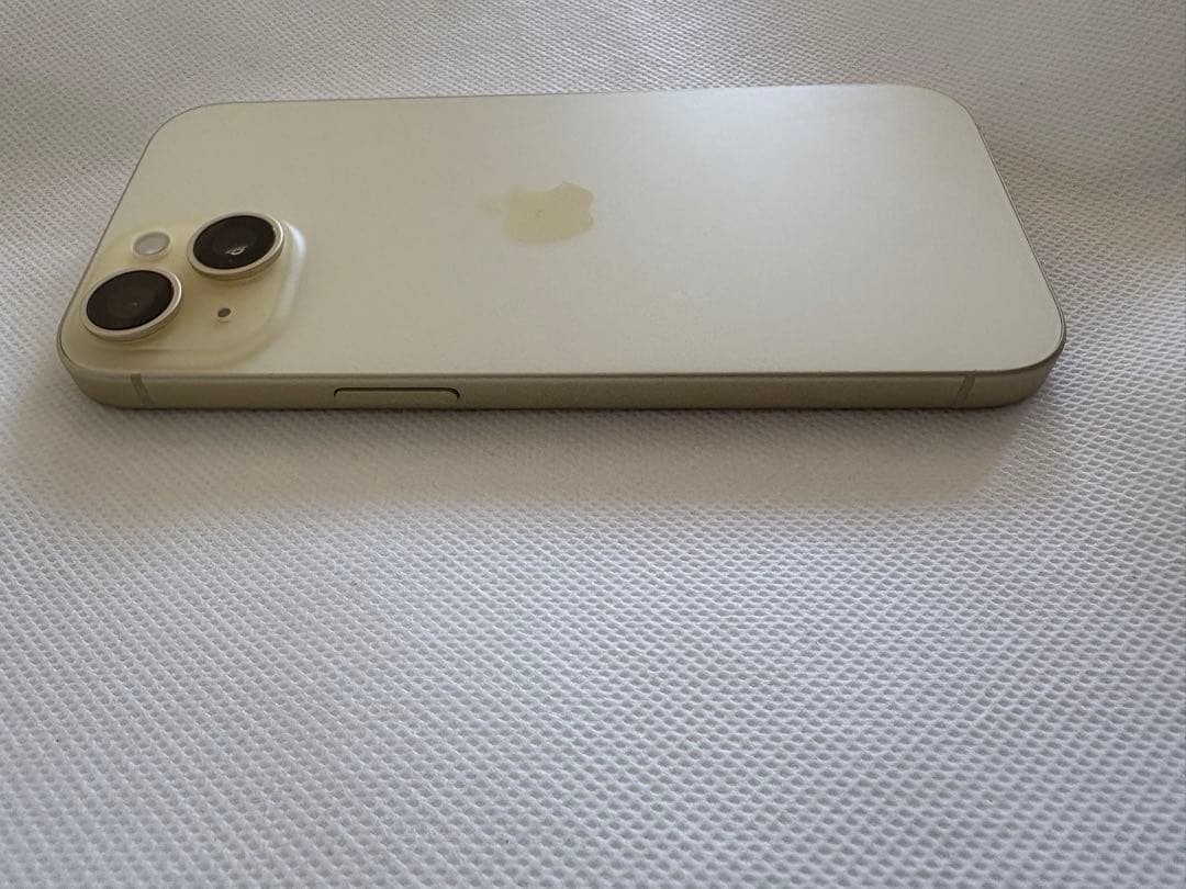 【中古 美品】iPhone15 128GB イエロー SIMフリー