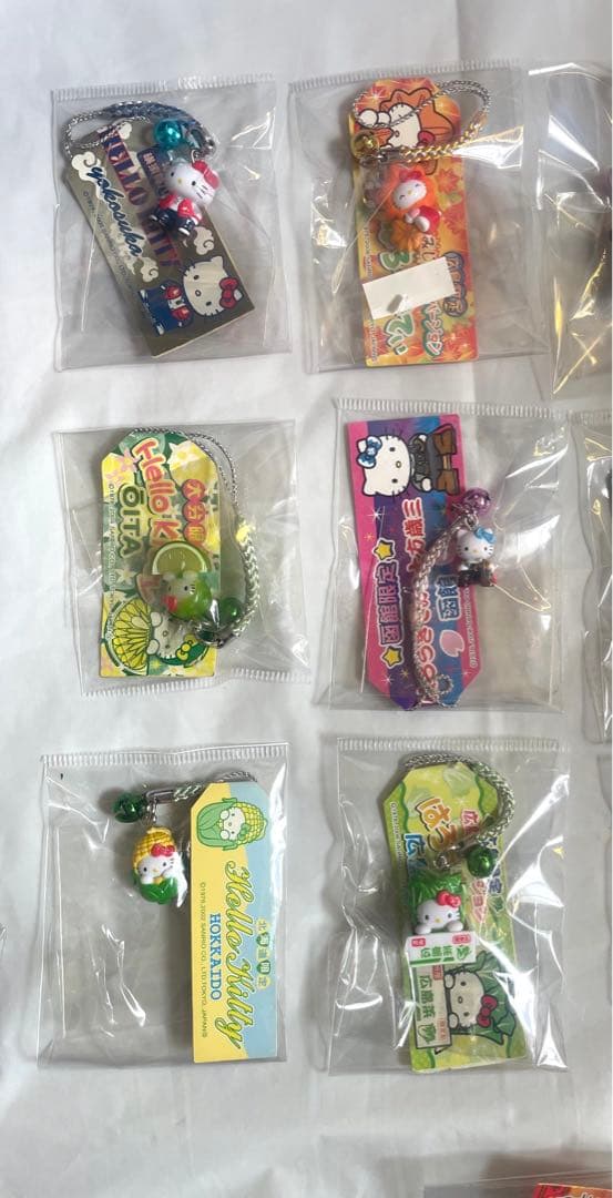 ハローキティ　ご当地キティ　根付け　チャーム　まとめ売り　38個