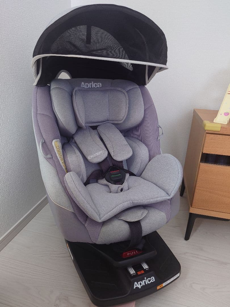 Aprica 車用チャイルドシート グレー　クルリラ　ISOFIX シートベルト