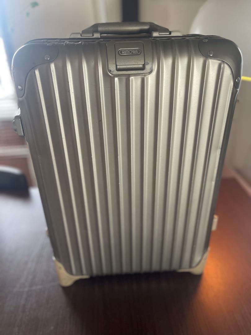 【希少】リモワ トパーズ 2輪 32L シャンパンゴールド　機内持ち込み