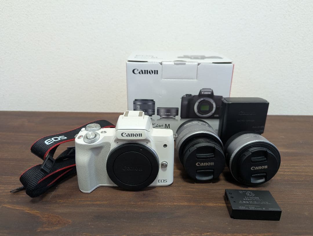 Canon EOS Kiss M ホワイト ダブルレンズ 　美品