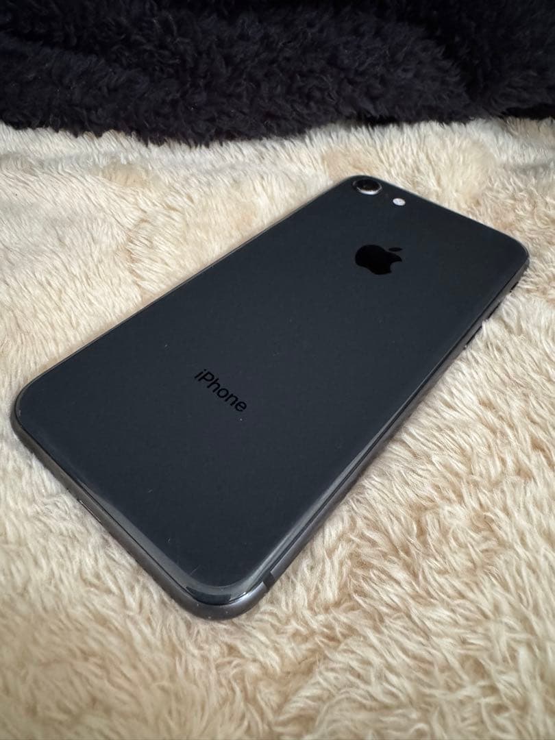 Apple iPhone 8 ブラック 本体 64GB アイフォン