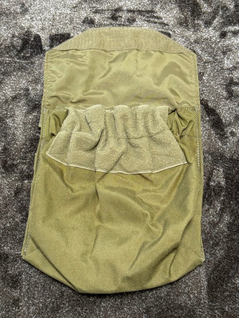 米海兵隊　実物　ガスマスクポーチ　コヨーテ