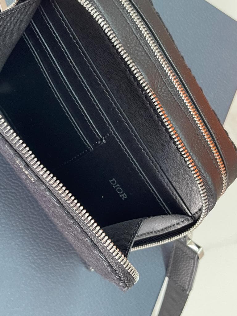 極美品ブラックショルダーバッグ