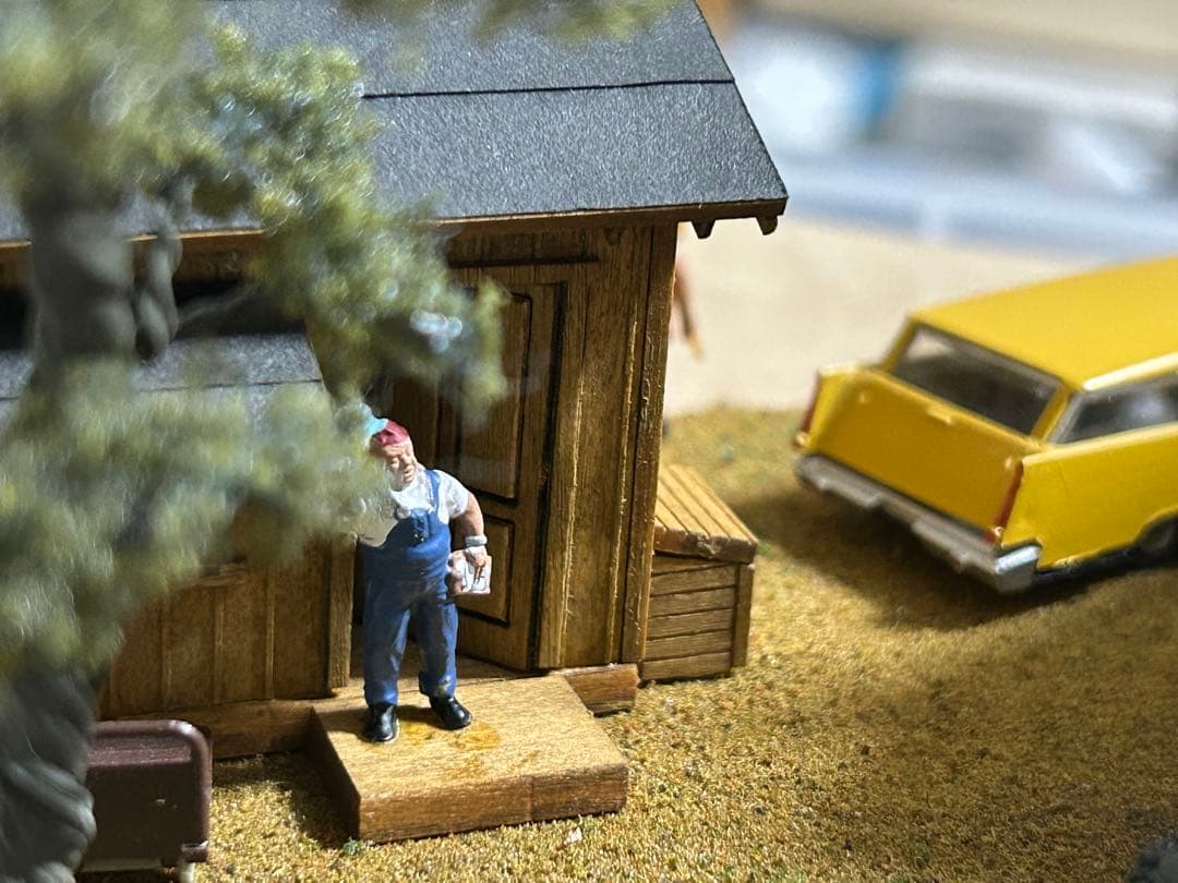 食*ン様 機関庫のある風景〜HOナロー 鉄道模型 展示台 ジオラマ