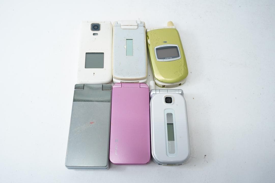 10.105-100▲ガラケー スマホ 大量まとめ売り ジャンク品 部品取りに