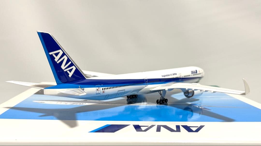 全日空商事 1/200 B777-9 ANA 地上姿勢 NH20160