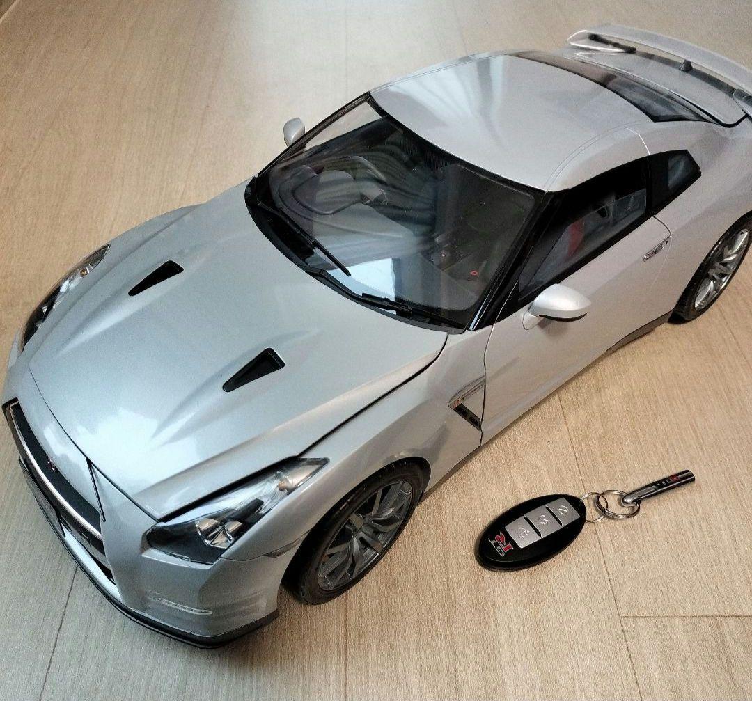 か*う様 アシェット Nissan GT-R 1/8スケール 完成品