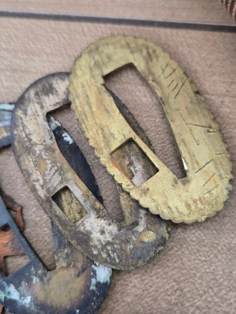 第二次大戦中実物　98式将校軍刀拵え(刀身なし)　8枚切羽　家紋入り　揃い部品