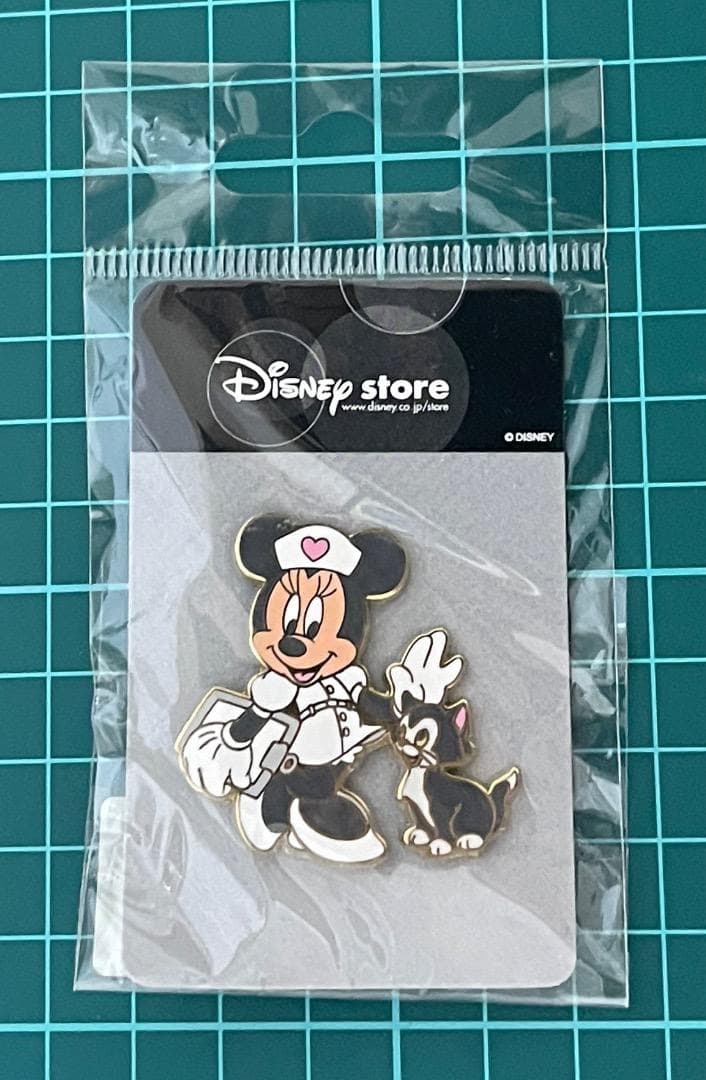 ディズニー　ディズニーストア　ナース　ミニー　フィガロ ピン