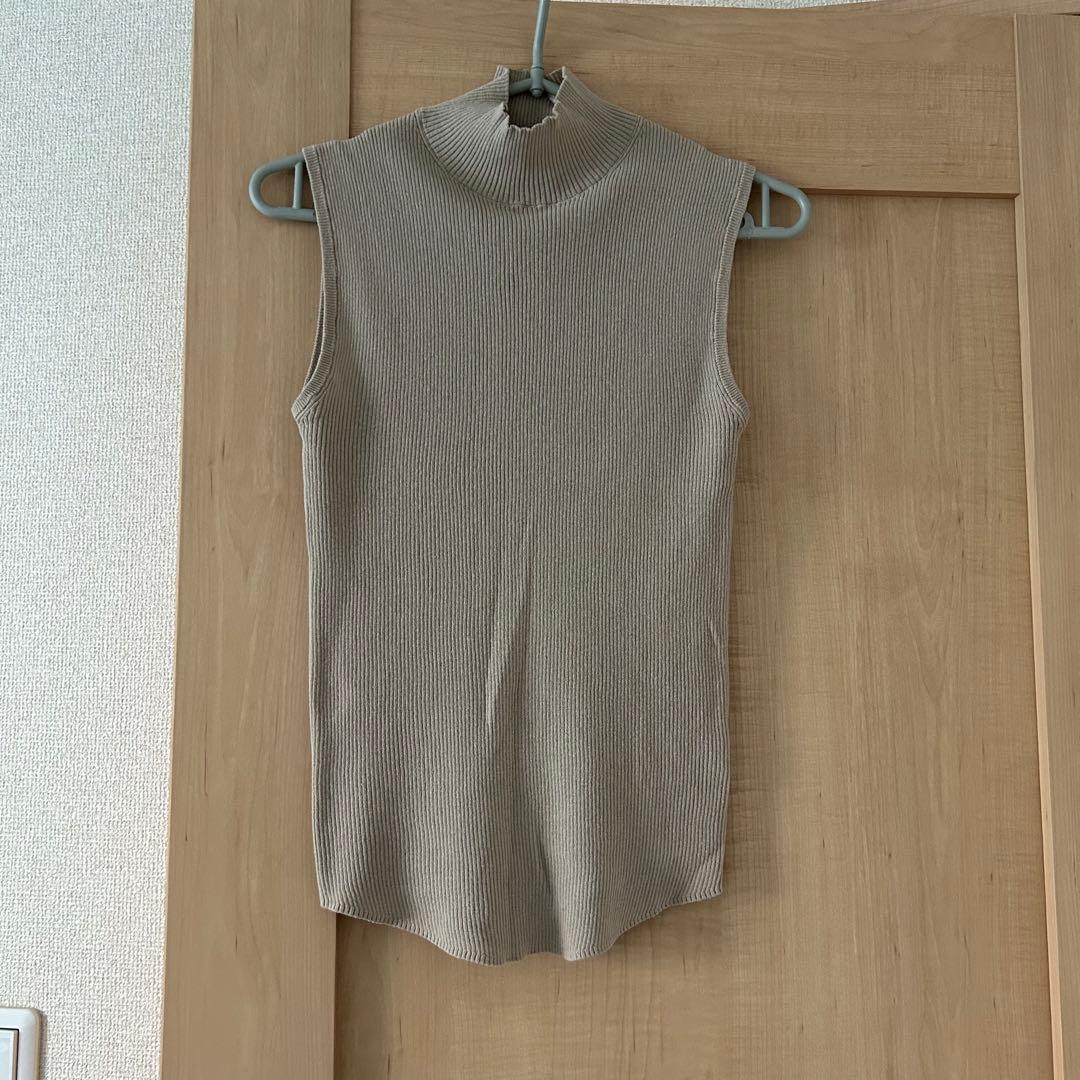 新品未使用THE SHISHIKUI ノースリーブハイネックトップス