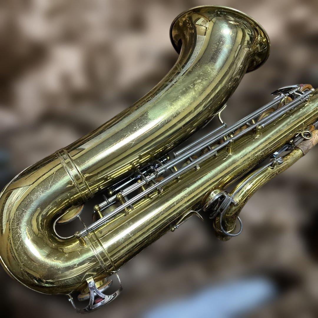 ベルグラーセンのテナー・サックスとケース