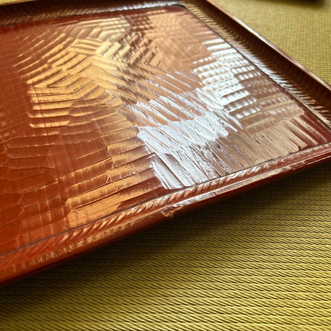 木製赤色彫刻模様の盆 4枚セット