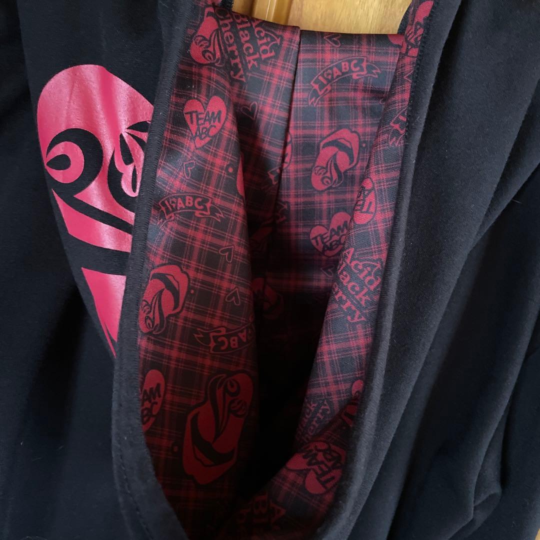 入手困難品Acid Black Cherry限定パーカー