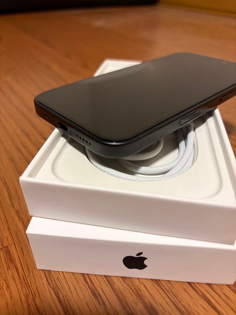 (美品) iPhone 16 128GB ブラック