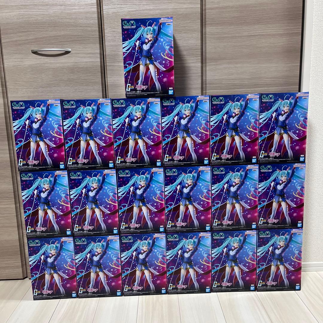 ガンダム45周年 初音ミク　フィギュア　19点