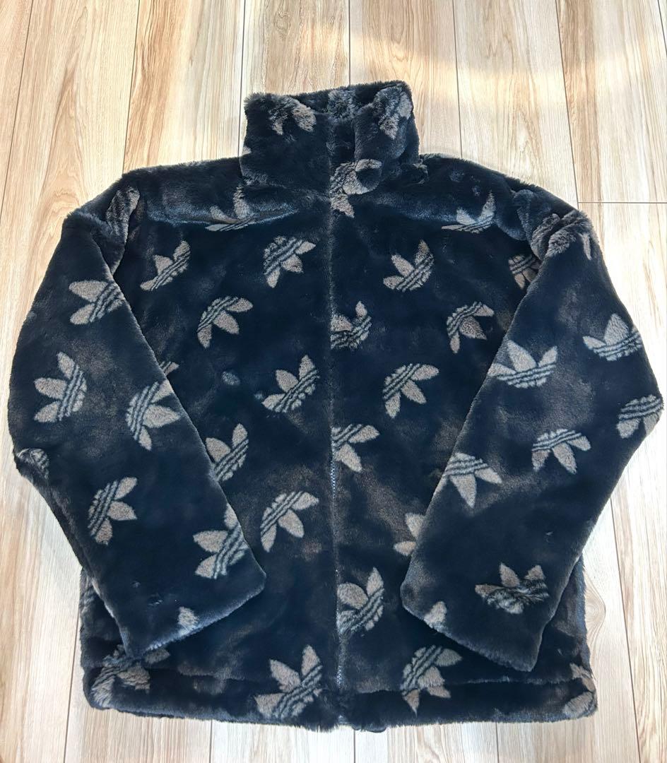 アディダス オリジナルス モノグラム ロゴ ファー ジャケット ジャージ 黒